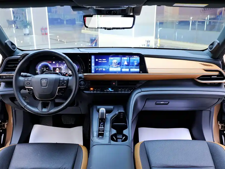 Crown SportCross 2023 2.4T SportCross HEV four-wheel drive extreme version купить на сайте DeffCars