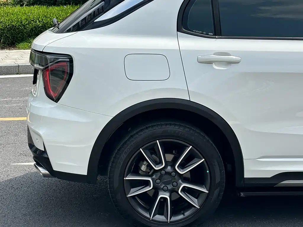 Lynk & Co 01 2021 2.0TD 2WD Pro купить на сайте DeffCars