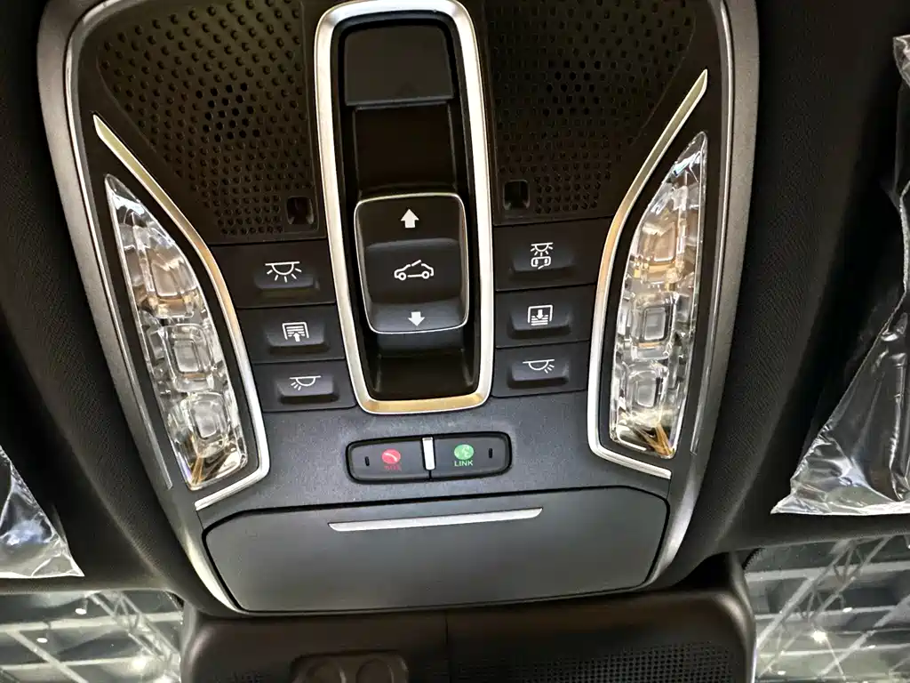 Trumpchi GS8 2025 Pilot Series 2.0TGDI two-wheel drive luxury version 5 seats купить на сайте DeffCars