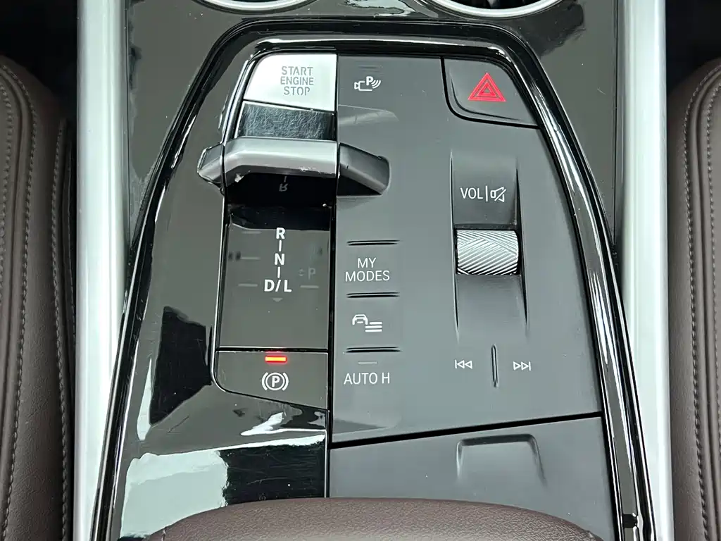 BMW X1 2023 sDrive25Li X Design Package купить на сайте DeffCars