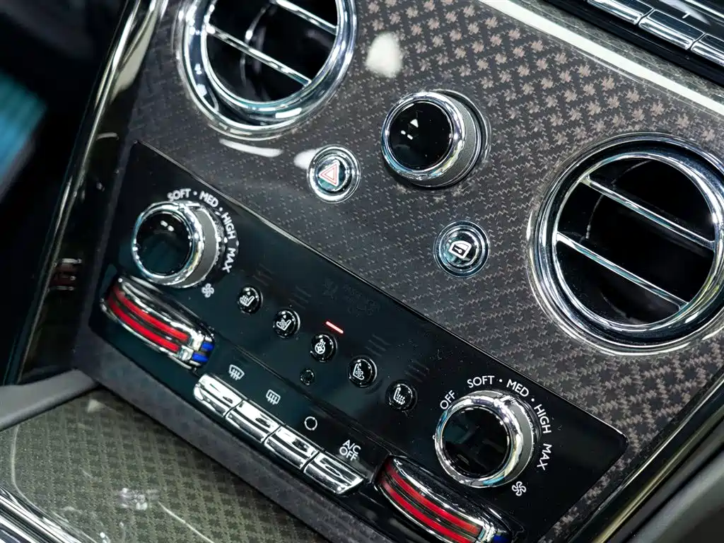 Cullinan 2024 Black Badge купить на сайте DeffCars