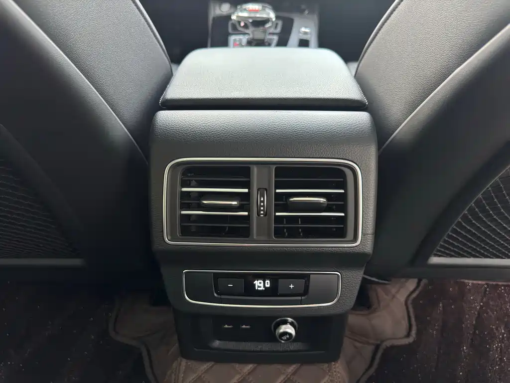 Audi Q5L 2023 40T Ice and Snow Sports Edition купить на сайте DeffCars