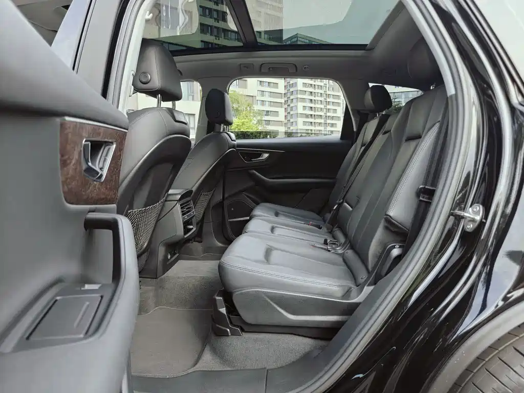 Audi Q7 2022 55 TFSI quattro S line sports купить на сайте DeffCars
