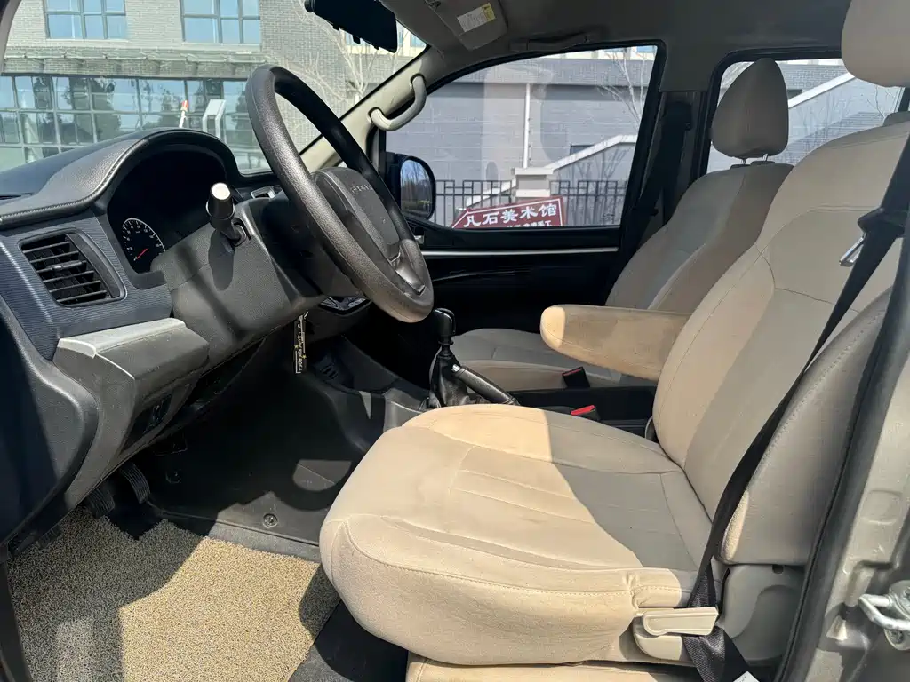 Lingzhi 2022 M5L 2.0L practical 7-seater купить на сайте DeffCars