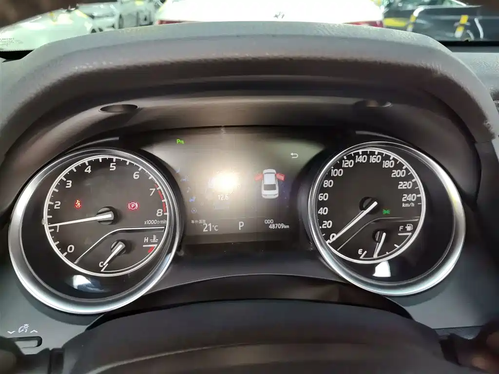 Camry 2018 2.0G Deluxe Edition купить на сайте DeffCars