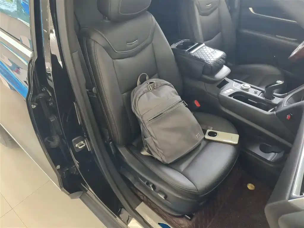 Cadillac XT5 2022 2.0T two-wheel drive luxury model купить на сайте DeffCars