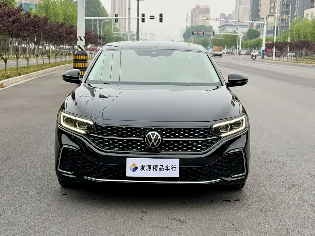 Passat 2023 facelift 330TSI Starry Sky Premium Edition купить на сайте DeffCars