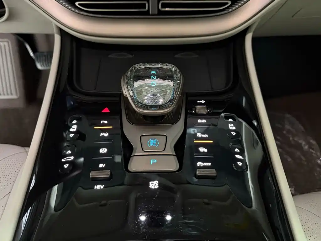 Denza D9 2022 DM-i 970 four-wheel drive flagship model купить на сайте DeffCars