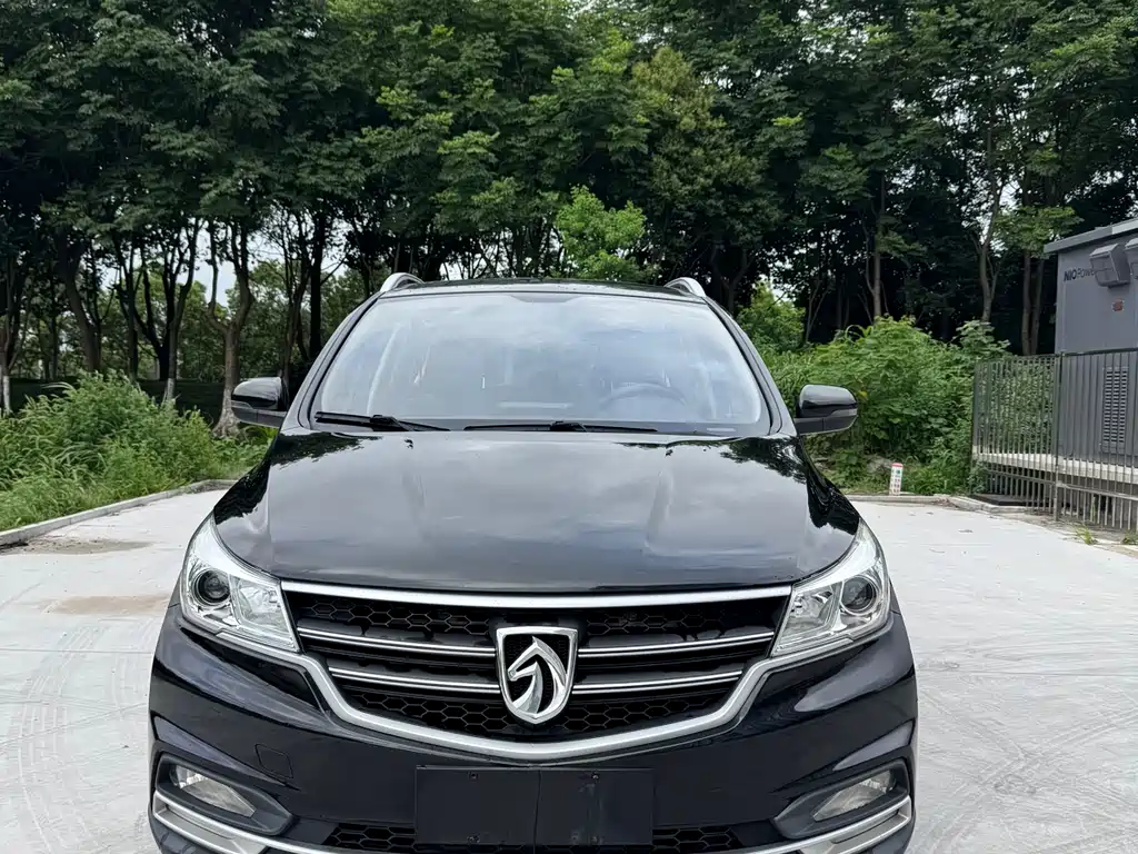 Baojun 730 2019 1.5L manual fashion 7 seats National V купить на сайте DeffCars