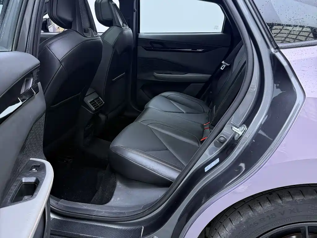 Changan UNI-V 2022 1.5T premium model купить на сайте DeffCars