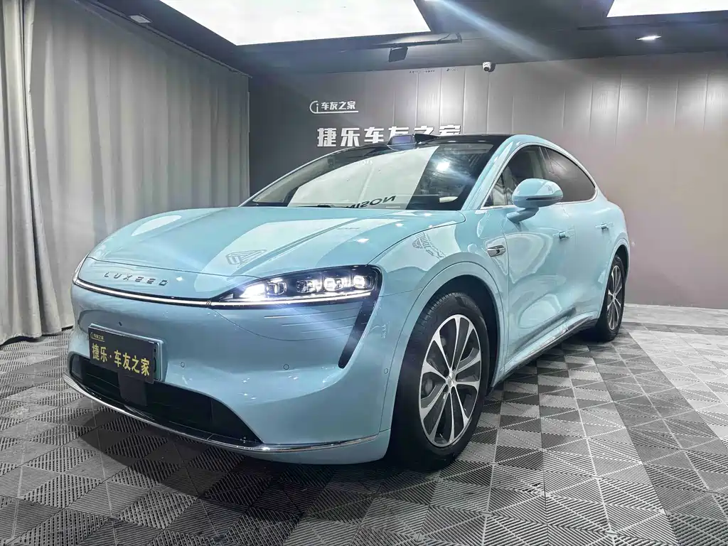 Zhijie R7 2025 extended range 251km Max купить на сайте DeffCars