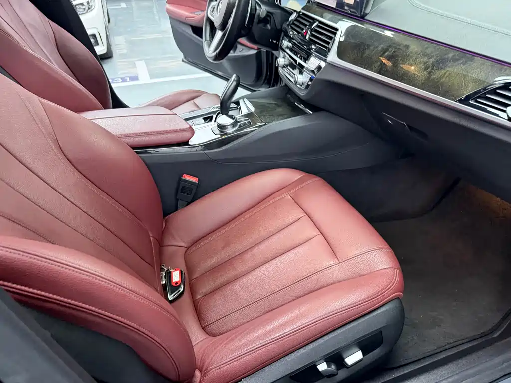 BMW 5 Series 2018 530Li Leading M Sports Package купить на сайте DeffCars