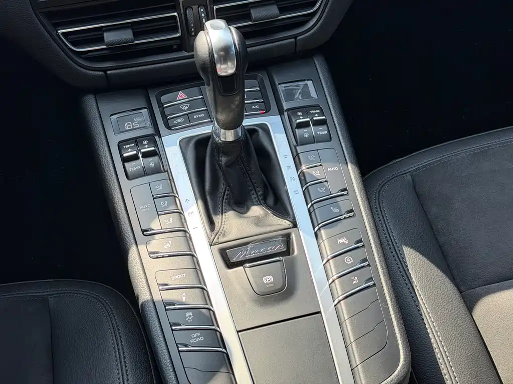 Macan 2018 Macan 2.0T купить на сайте DeffCars