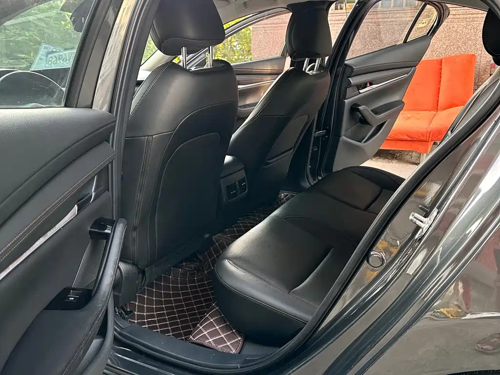 Mazda3 Angkesela 2022 2.0L Automatic Zhiya Obsidian Edition купить на сайте DeffCars