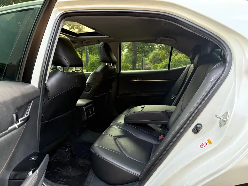 Camry 2018 2.0G Deluxe Edition купить на сайте DeffCars