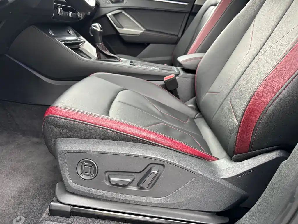 Audi Q3 2019 40 TFSI Fashionable and Elegant купить на сайте DeffCars