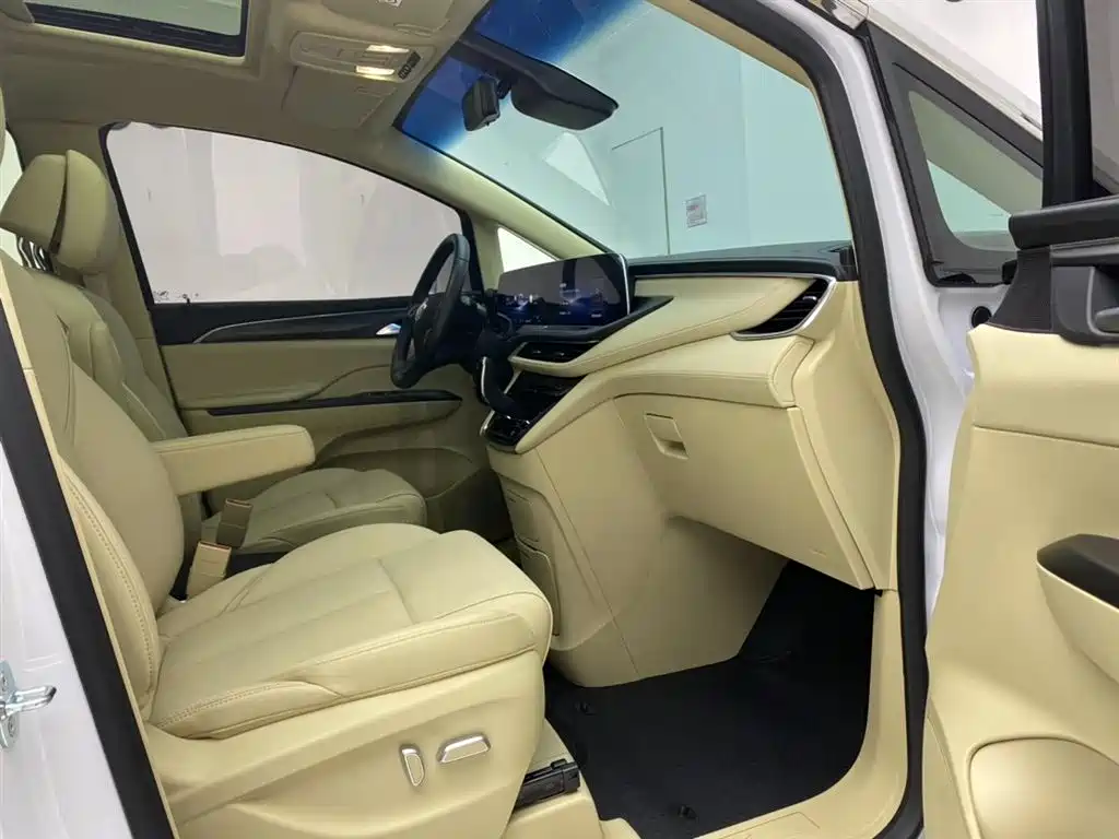 Buick GL8 2023 ES Lu Zun Exclusive Model купить на сайте DeffCars