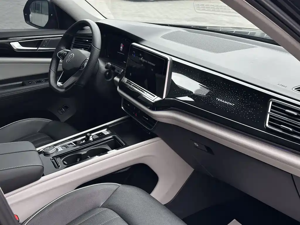 Touron 2022 380TSI four-wheel drive luxury version купить на сайте DeffCars