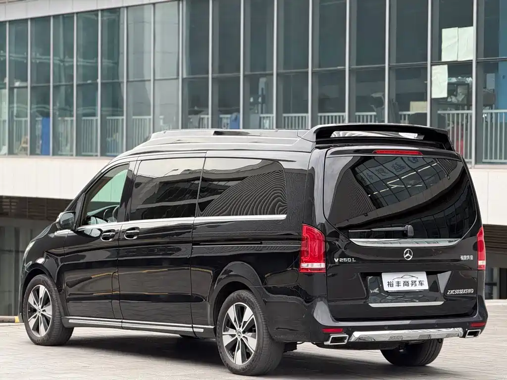 Mercedes-Benz V-Class 2022 V 260 L Long Wheelbase Luxury Edition купить на сайте DeffCars
