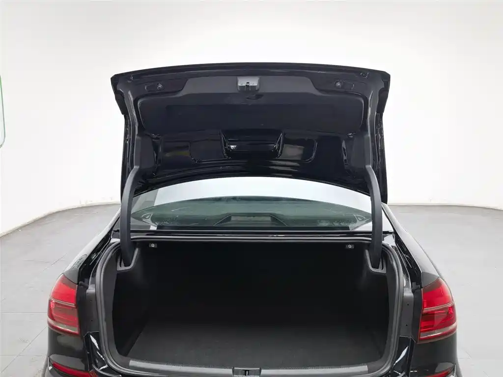 Passat 2017 280TSI DSG Premium Edition купить на сайте DeffCars