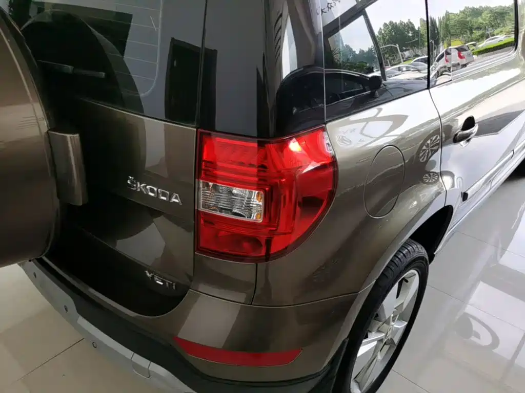 Yeti 2014 1.8TSI DSG Polar Edition купить на сайте DeffCars