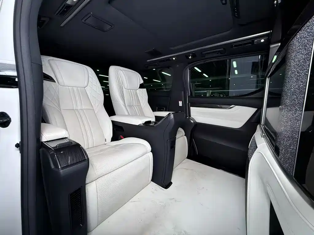 Lexus LM 2020 300h four-seat Royal Edition купить на сайте DeffCars
