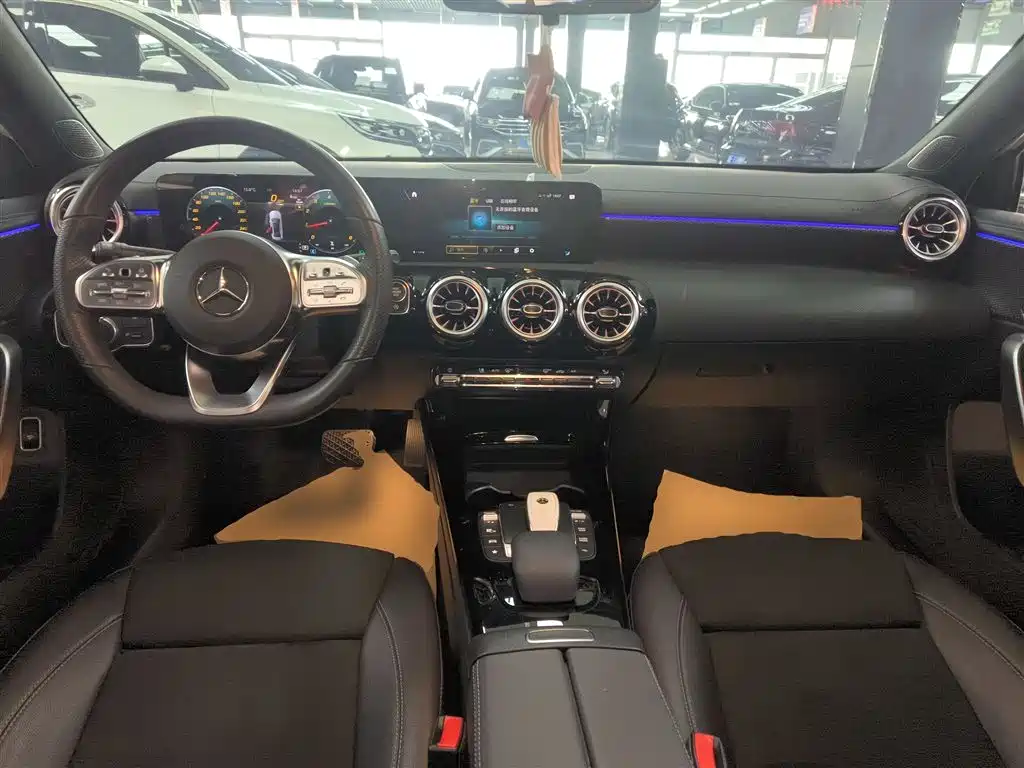 Mercedes-Benz A-Class 2022 Facelift Three A 200 L Sports Sedan Fashionable купить на сайте DeffCars