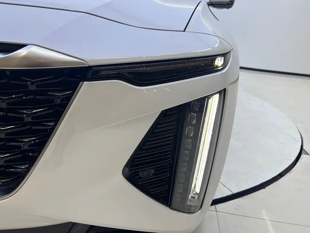 Cadillac CT6 2023 28T Platinum Type купить на сайте DeffCars