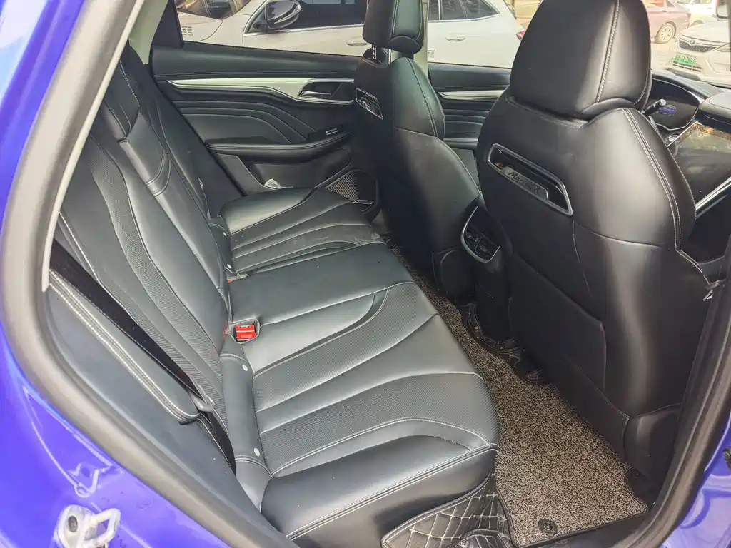 Roewe MARVEL X 2018 rear-wheel drive version купить на сайте DeffCars