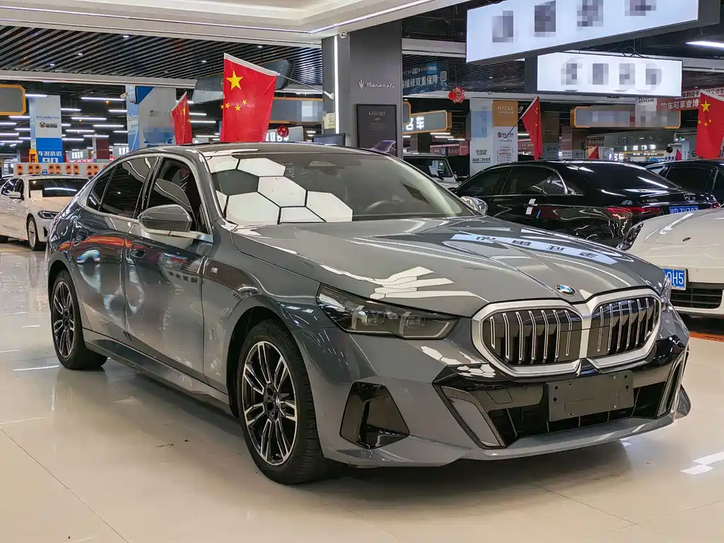 BMW 5 Series 2024 525Li M Sports Package купить на сайте DeffCars