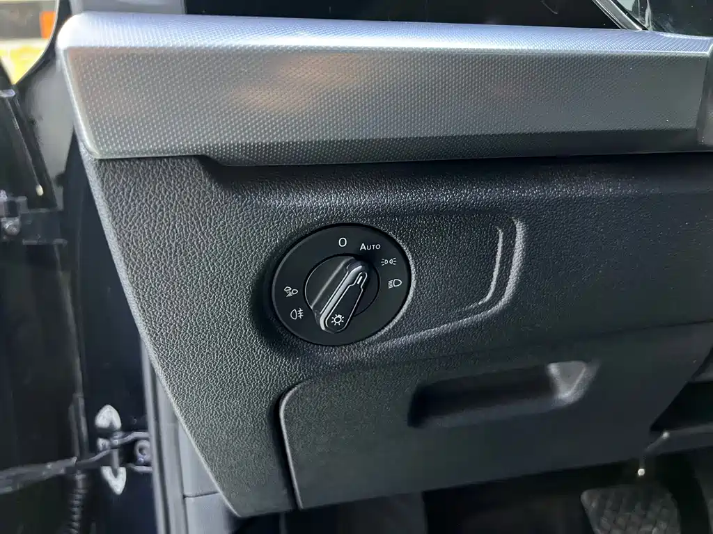 Passat 2023 facelift 280TSI Elite Edition купить на сайте DeffCars