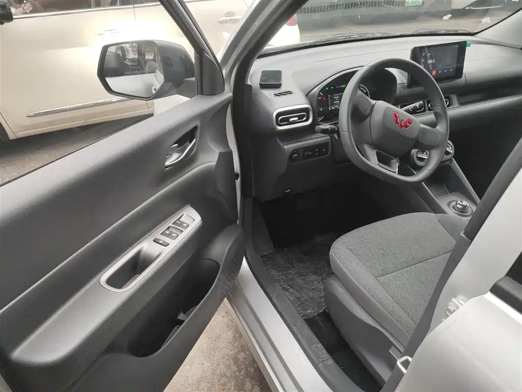 Wuling Hongguang New Energy 2025 Extended Range Hybrid 50KM Comfort Type купить на сайте DeffCars