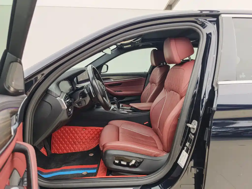 BMW 5 Series 2022 530Li Exclusive M Sports Package купить на сайте DeffCars