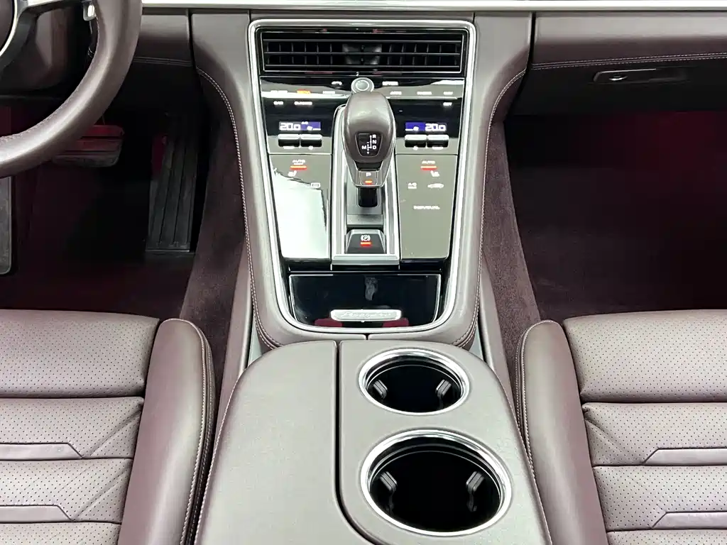 Panamera 2017 Panamera 4 Executive Extended Edition 3.0T купить на сайте DeffCars