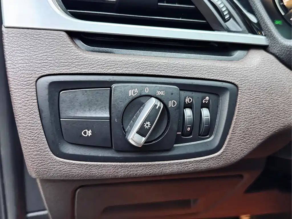 BMW X1 2021 sDrive25Li Leading Model купить на сайте DeffCars