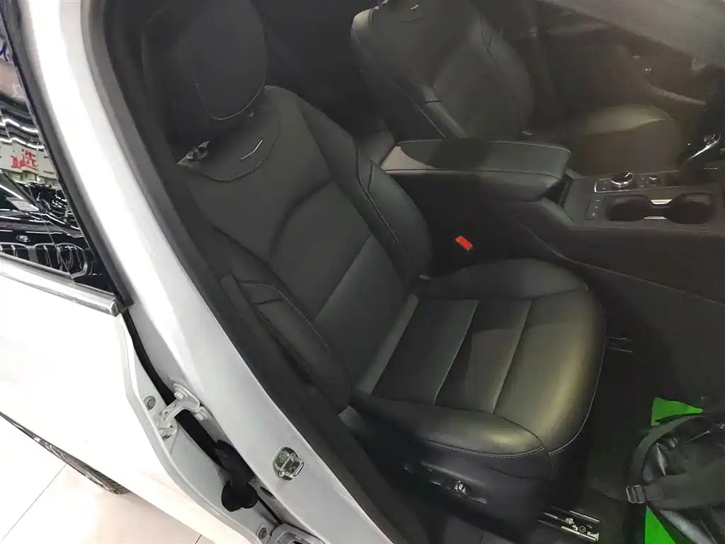 Cadillac XT4 2024 28T two-wheel drive premium model купить на сайте DeffCars