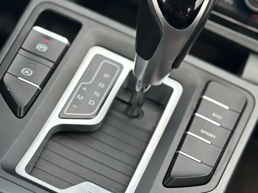 Emgrand GL 2021 UP 1.4T CVT luxury model купить на сайте DeffCars