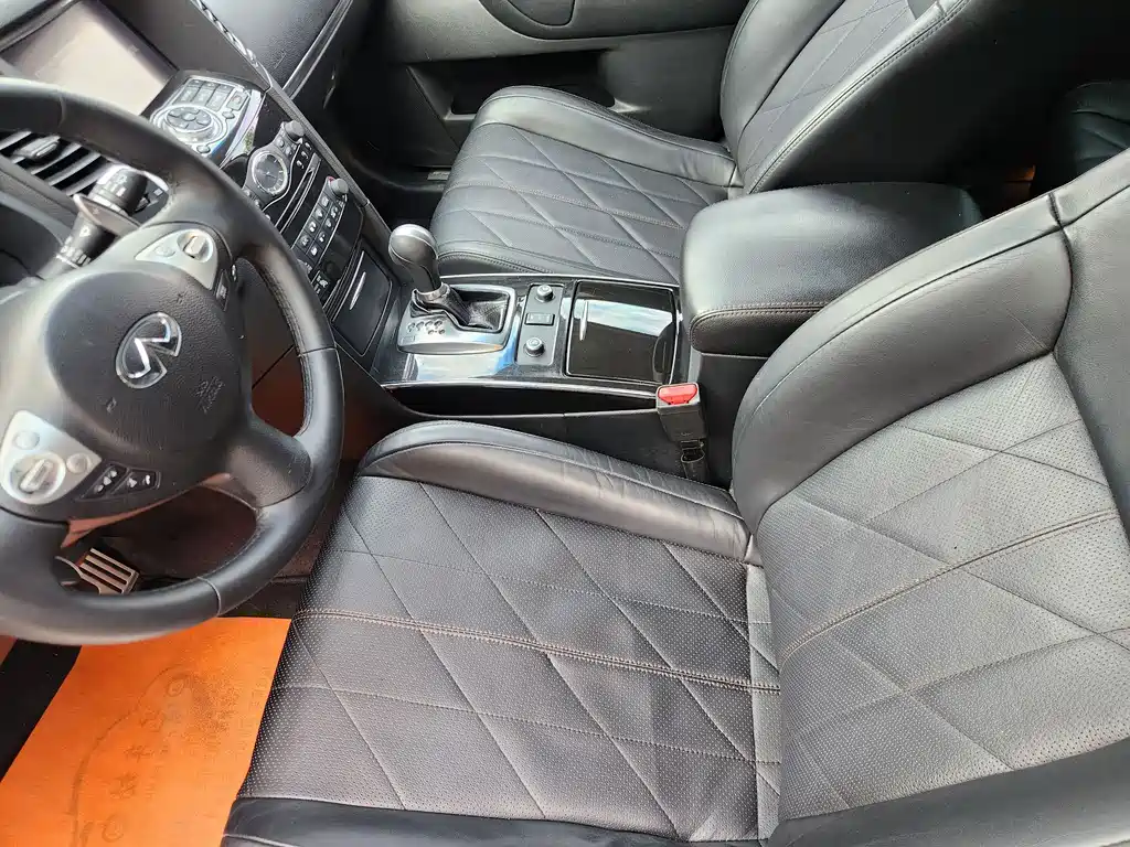 Infiniti QX70 2015 3.7L Ultimate Edition купить на сайте DeffCars