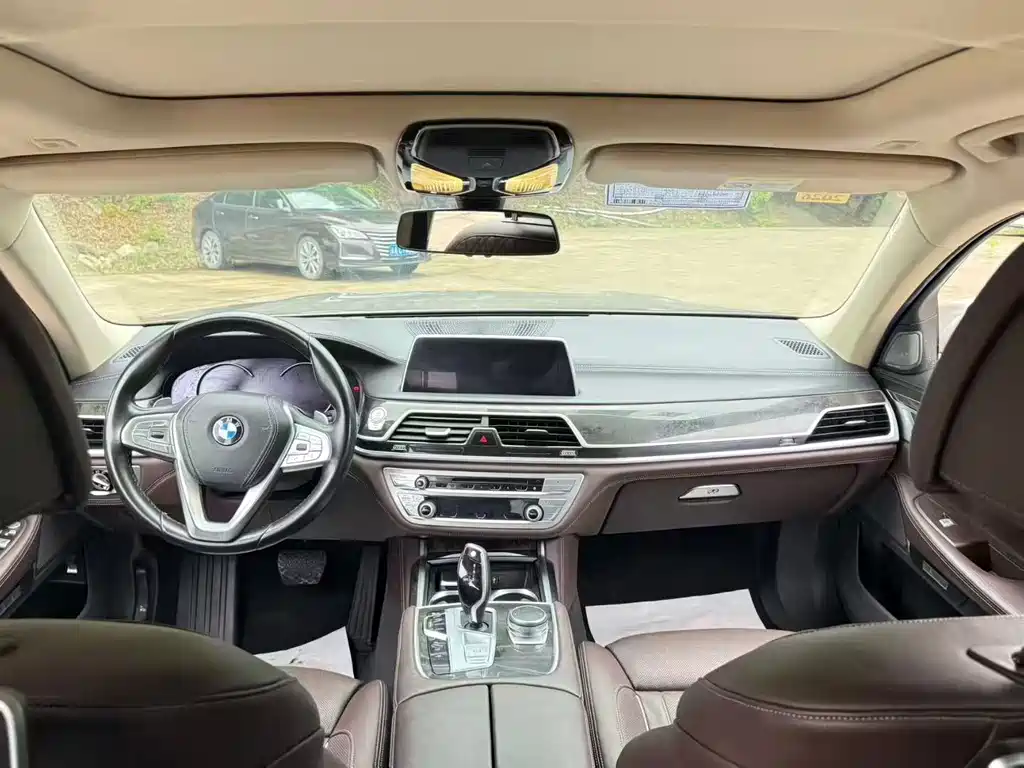BMW 7 Series 2018 740Li Leading Excellence Package купить на сайте DeffCars