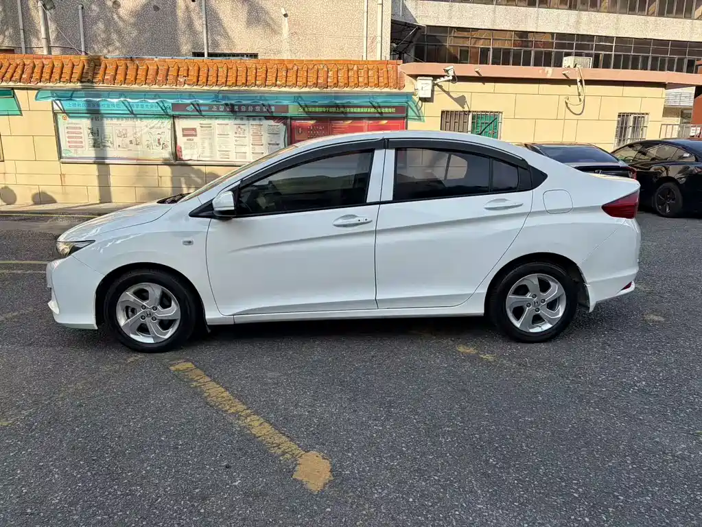 Fengfan 2017 1.5L CVT Elite Edition купить на сайте DeffCars