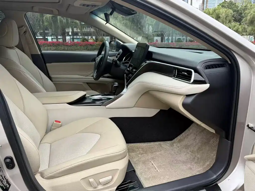 Camry 2021 2.0G Deluxe Edition купить на сайте DeffCars