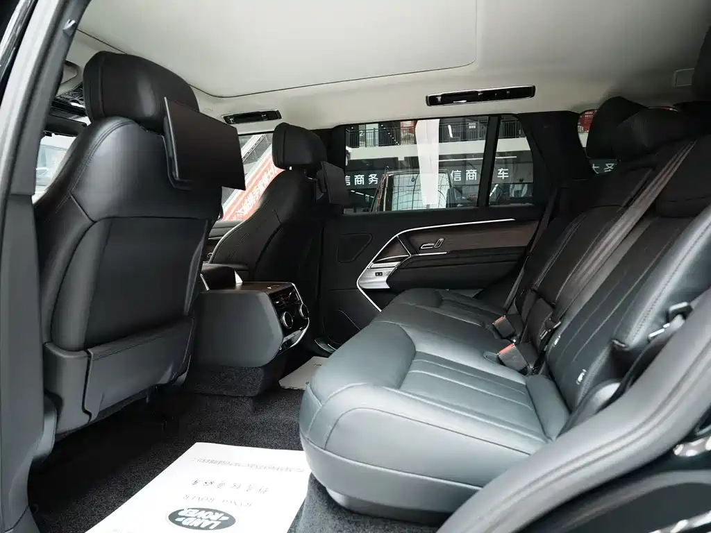 Range Rover 2023 facelift 3.0 L6 400PS Extended Edition купить на сайте DeffCars