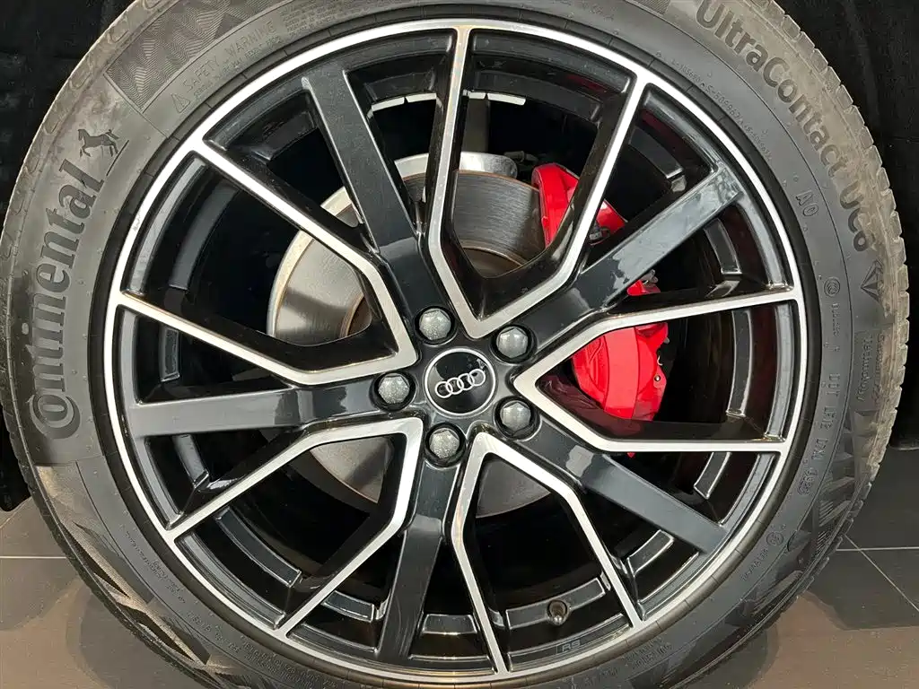 Audi Q5L 2024 45 TFSI luxury and dynamic model купить на сайте DeffCars