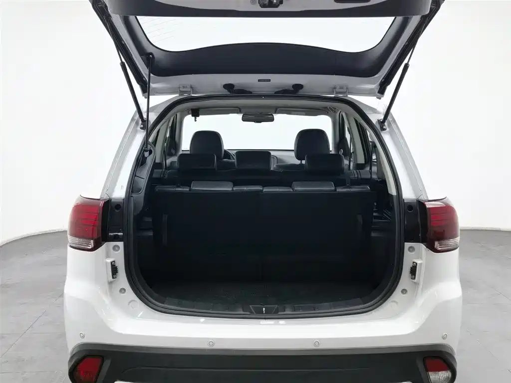 Outlander 2018 2.4L four-wheel drive luxury version 7 seats купить на сайте DeffCars