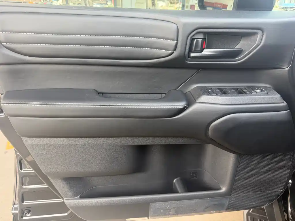 Prado 2025 2.4T Cross BX Edition 5-seater купить на сайте DeffCars