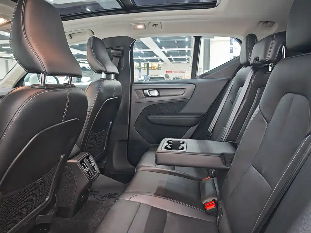 Volvo XC40 2024 B4 four-wheel drive Zhiyuan luxury version купить на сайте DeffCars