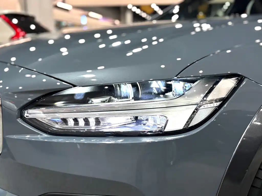 Volvo V90 2022 Cross Country B5 AWD Zhiyuan Edition купить на сайте DeffCars