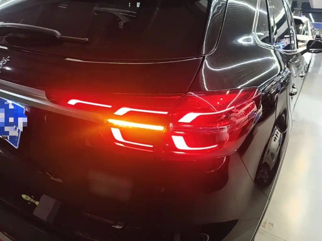 Hongqi HS5 2022 facelift 2.0T Zhilian Flagship Edition купить на сайте DeffCars