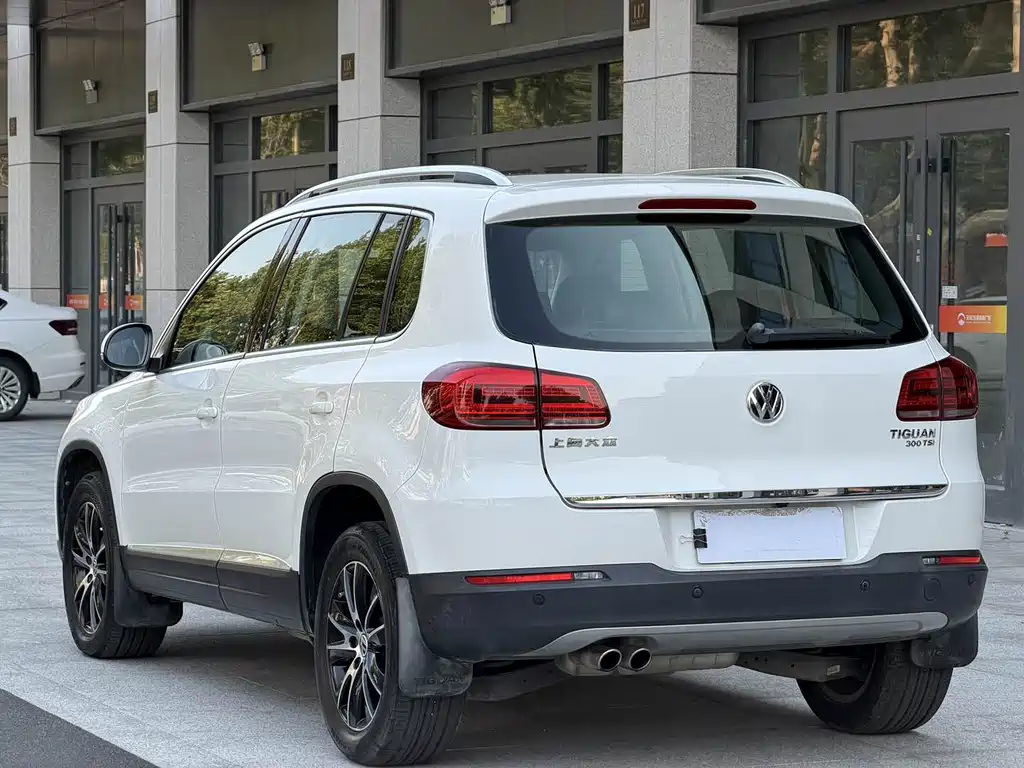 Tiguan 2016 300TSI automatic two-wheel drive luxury version купить на сайте DeffCars