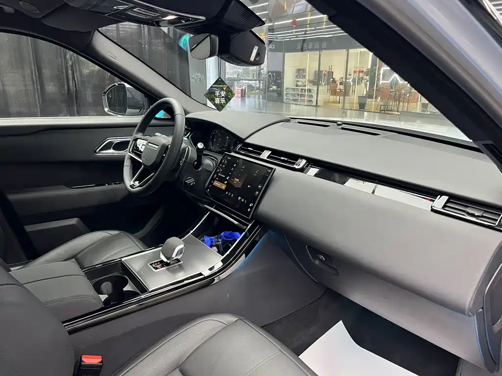Range Rover Velar 2024 Dynamic SE купить на сайте DeffCars